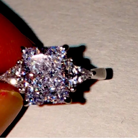 Size 7 Swarovski Radiant Cut Trilogy Ring - Picture 1 of 7